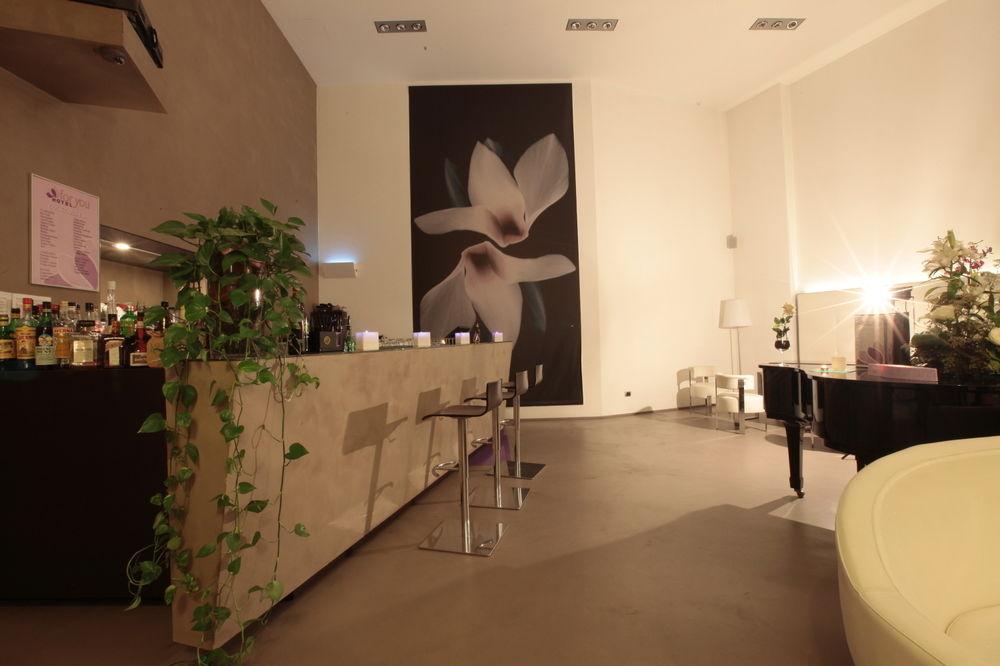 Hotel For You Чернуско сул Навильо Екстериор снимка